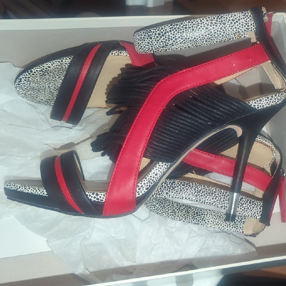 GX by Gwen Stefani Red and Black Sandals with Strap Design